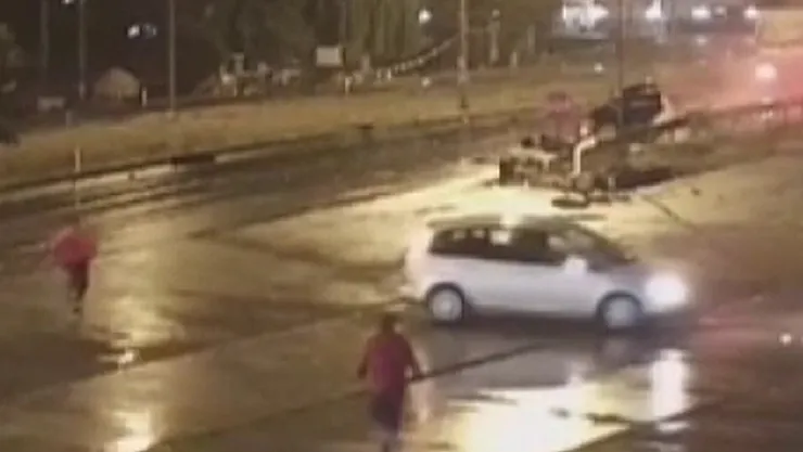 Afyonkarahisar'da Feci Kaza: Tırın Çarptığı Otomobil Parçalandı, 1 Ölü 1 Yaralı