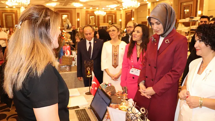 Afyonkarahisar'da Kadın Girişimciler 'Sonbahara Veda' Festivalinde Buluştu