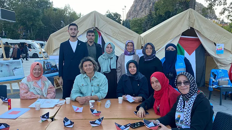 Afyonkarahisar'da Kağıt Gemiler Filistin'e Umut Oldu