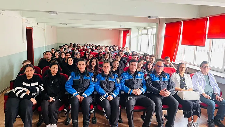 Afyonkarahisar'da Polisten Lise Öğrencilerine Hayati Uyarılar