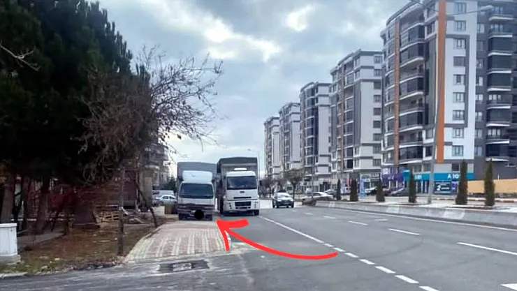 Afyonkarahisar'da Şaşkına Çeviren Park!