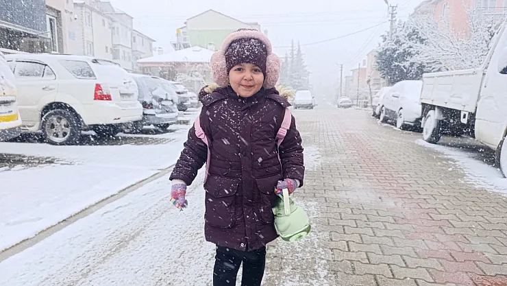 Afyonkarahisar Nisan Ayında Kış Mevsimini Yaşadı