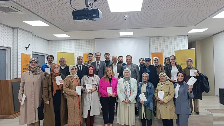 Afyonkarahisar Öğretmen Akademileri Sürüyor
