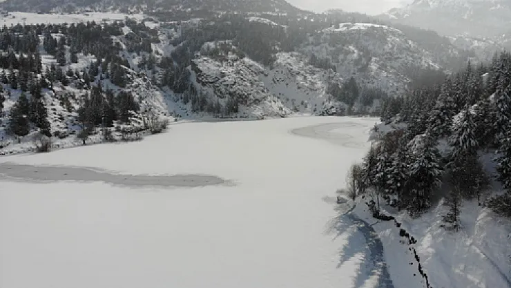 Afyonkarahisar'da kış masalını anımsatan görüntüler