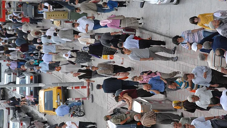 Afyonkarahisar'ın nüfusu 744 bin 179'a yükseldi