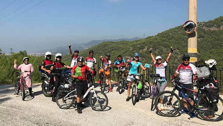 Afyonlu bisikletçiler Alanya'da pedal çevirdi