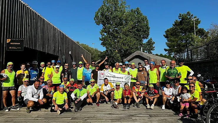 Afyon’lu bisikletçiler Kocaali’de pedal çevirdi