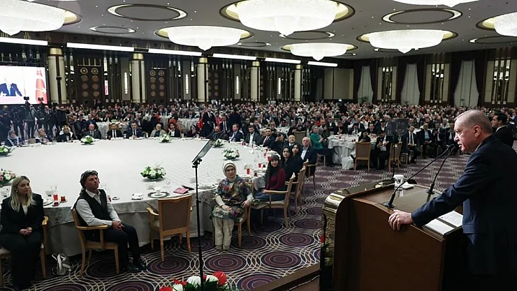 Afyonlu Çiftçiler Külliye'de İftara Katıldı