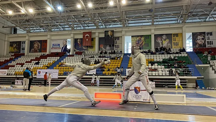 Afyonlu eskrimciler Avrupa Şampiyonası'na damga vurdu