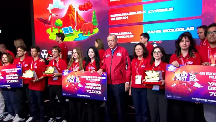 Afyonlu Öğrenciler Ödüllerini Cumhurbaşkanı'ndan Aldı