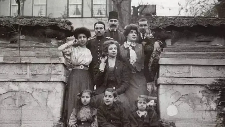 Afyonlu Paşa Ailesi: Kabaağaçlızadeler, Ahmet Cevat Paşa, Mehmet Şakir Paşa, Cevat Şakir