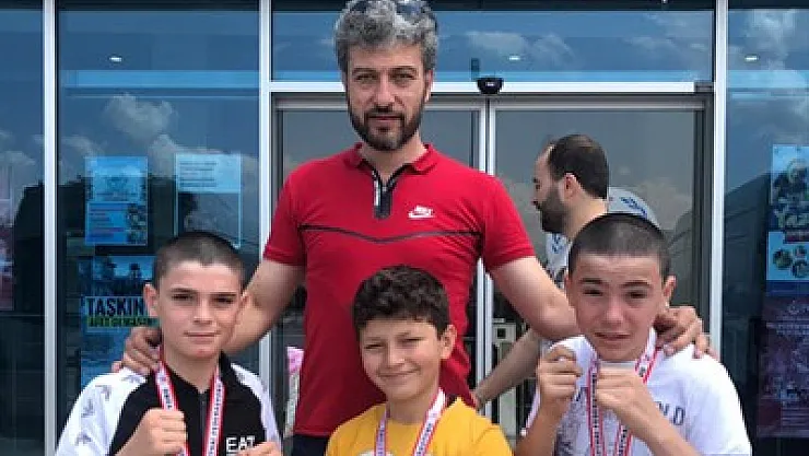 Afyonlu sporculardan 3 derece – Kocatepe Gazetesi