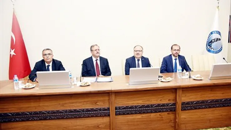“Afyonlu vatandaşlarla öğrenciler iç içe olmalı”