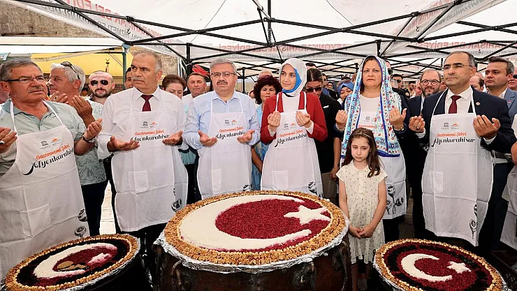 Afyon'un 40 Hatimli Aşure Geleneği Sürdürülüyor
