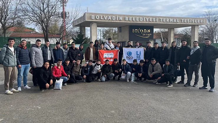 AGD Afyon Şubesi'nden Gençlere Termal Havuz Etkinliği