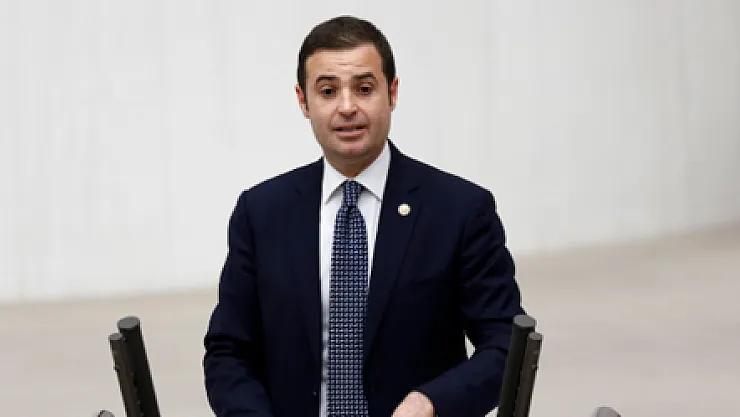 Ahmet Akın Kimdir?