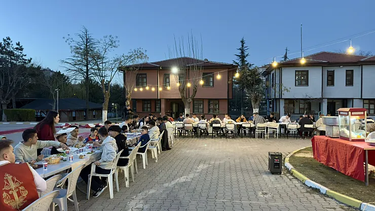 Aile Ve Sosyal Hizmetler İl Müdürlüğü'nden Çocuklara Özel İftar Programı
