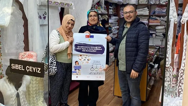 Aile Yılı'nda Bilgilendirici Broşürler Dağıtıldı