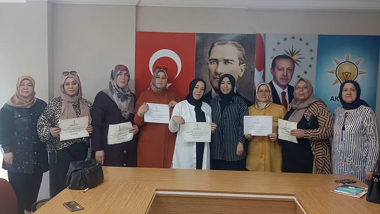 AK Parti'den Afyon'da Kadınlara Büyük Görev! Mahallelerde Yeni Dönem Başlıyor