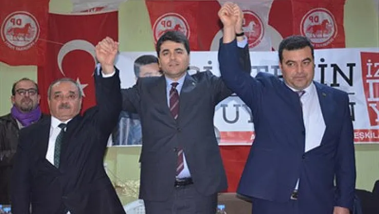 'AK Parti fedakarlığı garip gurebadan bekliyor'