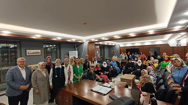 AK Parti Genel Merkez Kadın Kolları Başkanı, Çömlek Yaptı