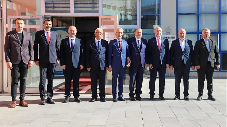 AK Parti Heyeti, Başkan Üstün'le Çeşitli Konuları Görüştü