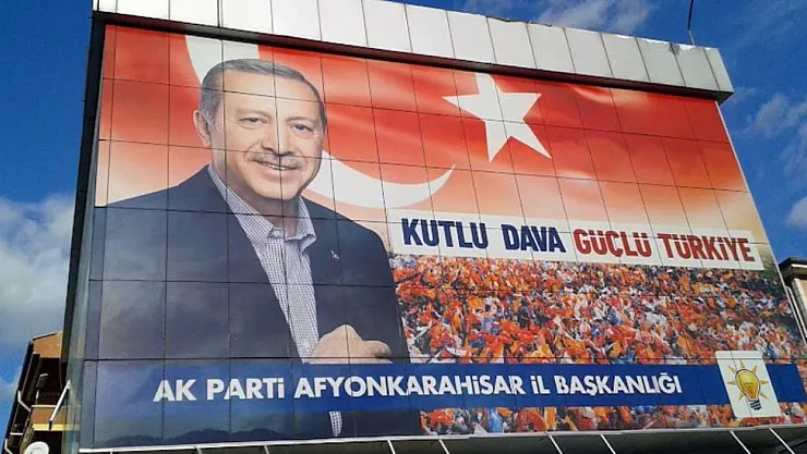 AK Parti: Yavuz Hırsız Ev Sahibini Bastırır