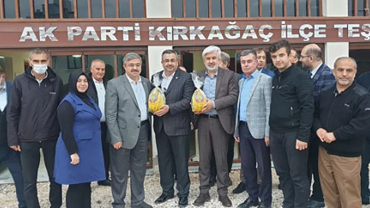 'AK Partililer ilk günkü aşkla çalışıyor'