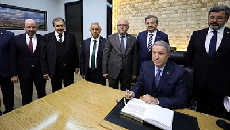 Akar'dan 'İmar borcumu ödemeye geldim' esprisi