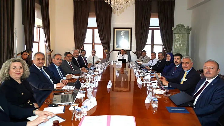 AKÜ Rektörü Karakaş'tan ÜAK Mesajı