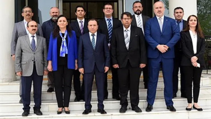 AKÜ’de devir teslimler sürüyor – Kocatepe Gazetesi