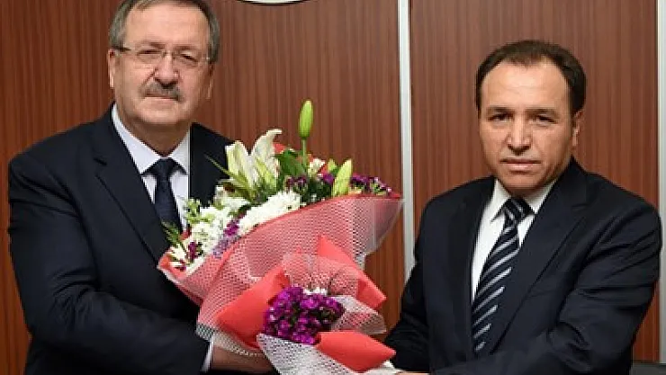 AKÜ'de Mehmet Karakaş dönemi başladı