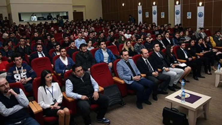 AKÜ'lü öğrenciler sektör temsilcileri ile buluştu
