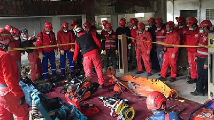 AKUT, enkaz eğitimi verdi – Kocatepe Gazetesi