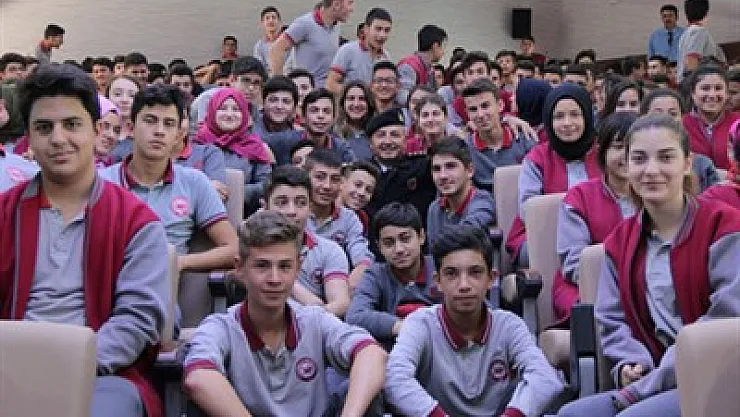 Albay Çömez, Teknik Kolej öğrencileriyle buluştu