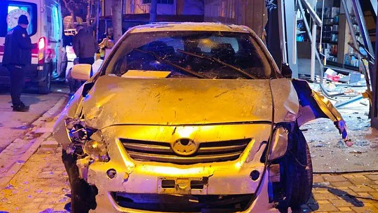 Alkollü Sürücünün Kullandığı Otomobil Markete Girdi