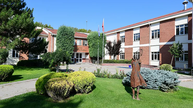 Anadolu Üniversitesi EMYO Mezun İstihdamında Başı Çekiyor