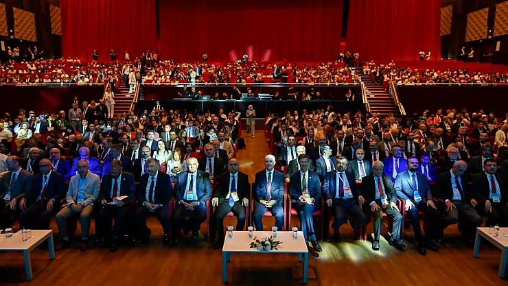 Anadolu Üniversitesi 'Küresel Sürdürülebilirlik ve Kalkınma Kongresi'nde Temsil Edildi