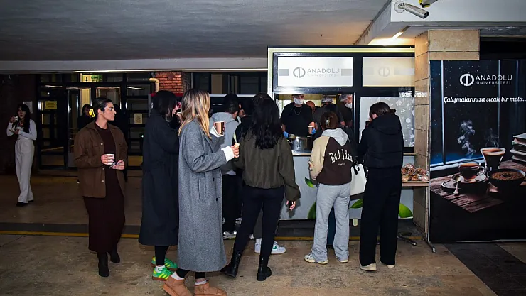 Anadolu Üniversitesi'nden Sınav Haftasında Öğrencilere Çay, Kahve Ve Çorba İkramı