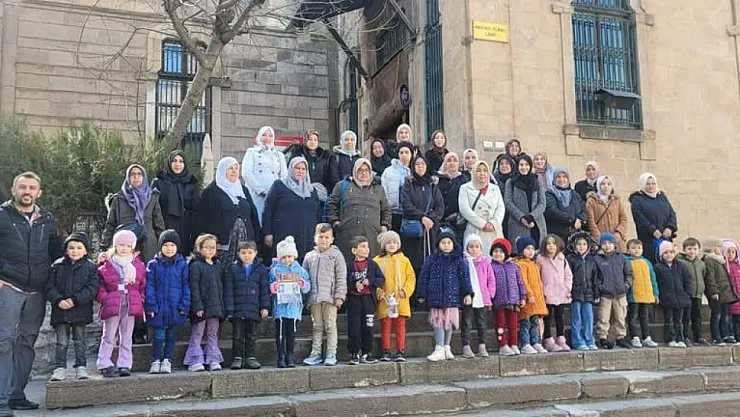 Anaokulu Öğrencilerinden Tarihi Camilere Özel Ziyaret