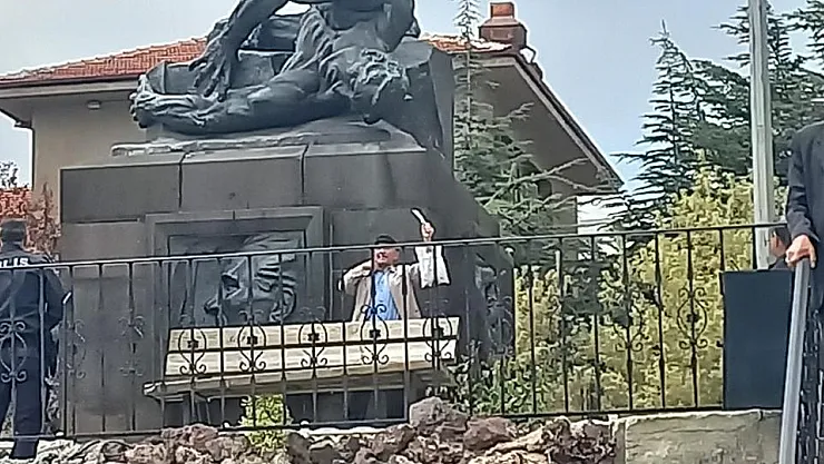 Anıtpark’ta İntihar Girişimi:  “O Muhtar Buraya Gelecek!”