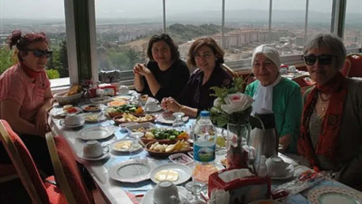 Anneler kahvaltıda buluştu – Kocatepe Gazetesi
