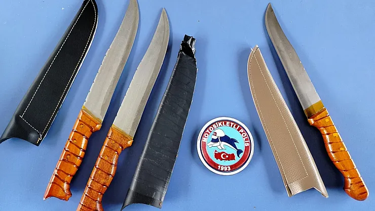 Aranan Hükümlüler Yakalandı, Suç Unsurları Ele Geçirildi