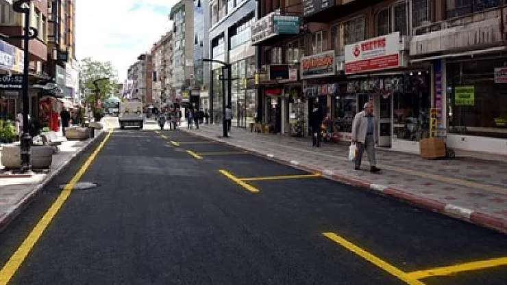 Asfalt atıldı, çizgileri çekildi – Kocatepe Gazetesi
