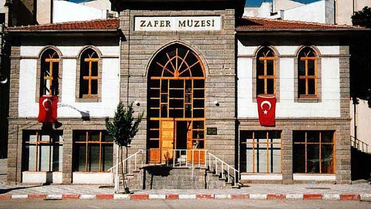 Askeri lise öğrencilerinden Zafer Müzesi'ne ziyaret