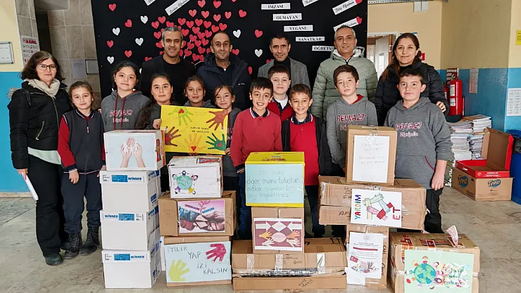 Askıda Kitap-Defter Projesi İle Dayanışma Kuvvetleniyor