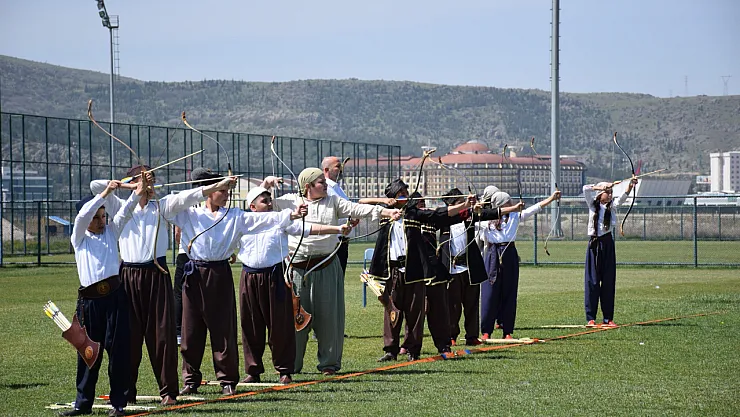 Ata Sporunda Tam İsabet!