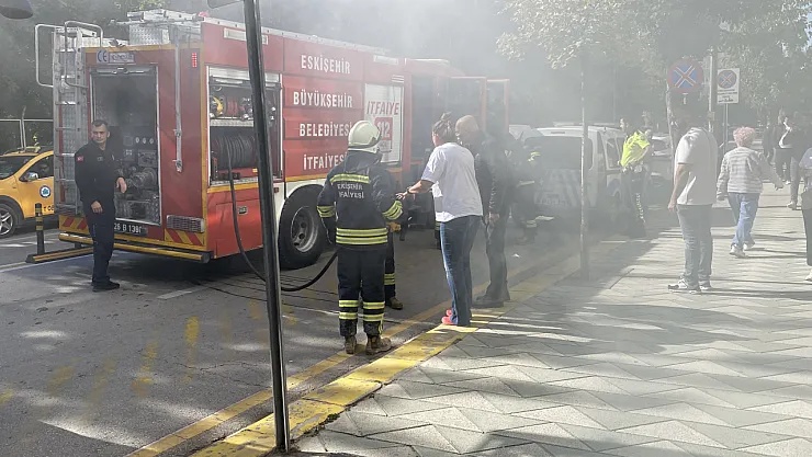 Atatürk Caddesi'nde O Senaryo Gerçeğe Döndü: Yangına Giden İtfaiye Ekipleri İlerleyemedi