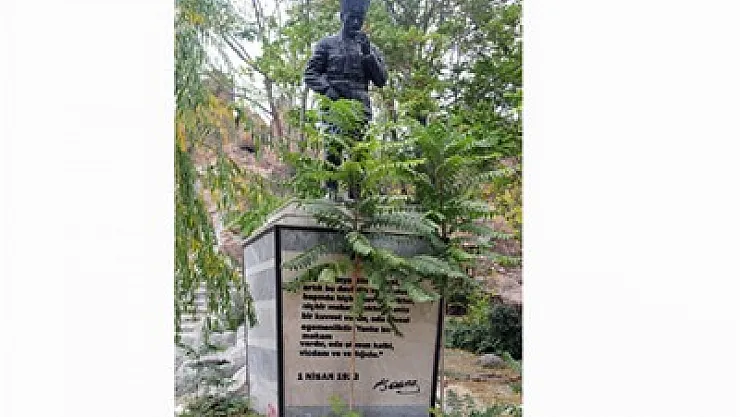 Atatürk heykeli Hatıra Ormanı’na taşınacak