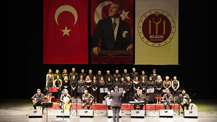 Atatürk'ün Sevdiği Şarkıları Hep Birlikte Söylendi